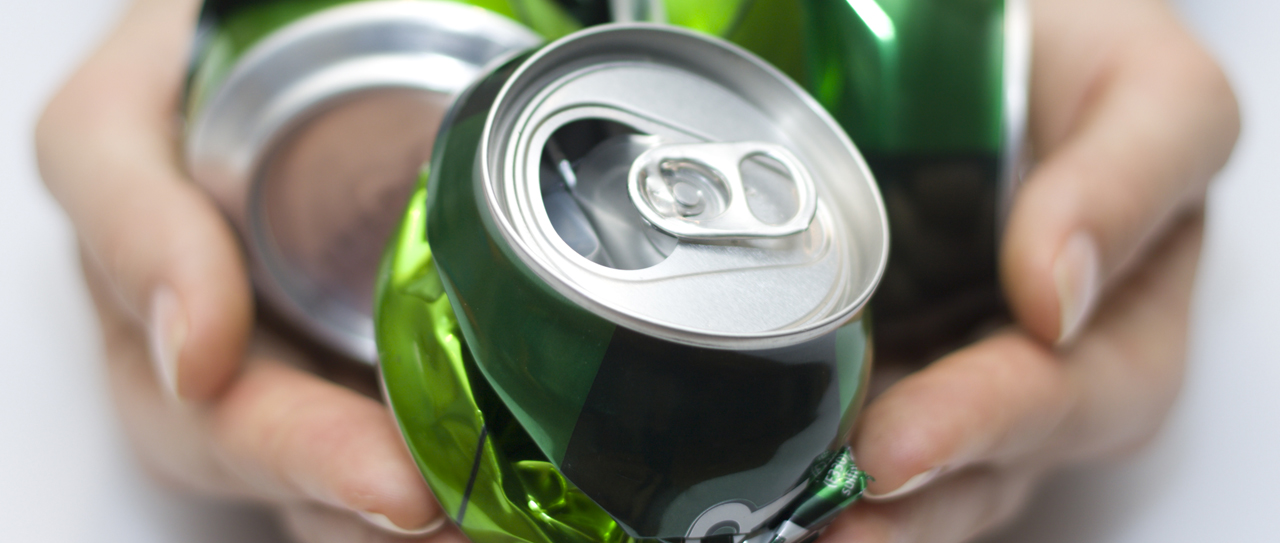 Crumpled aluminium can