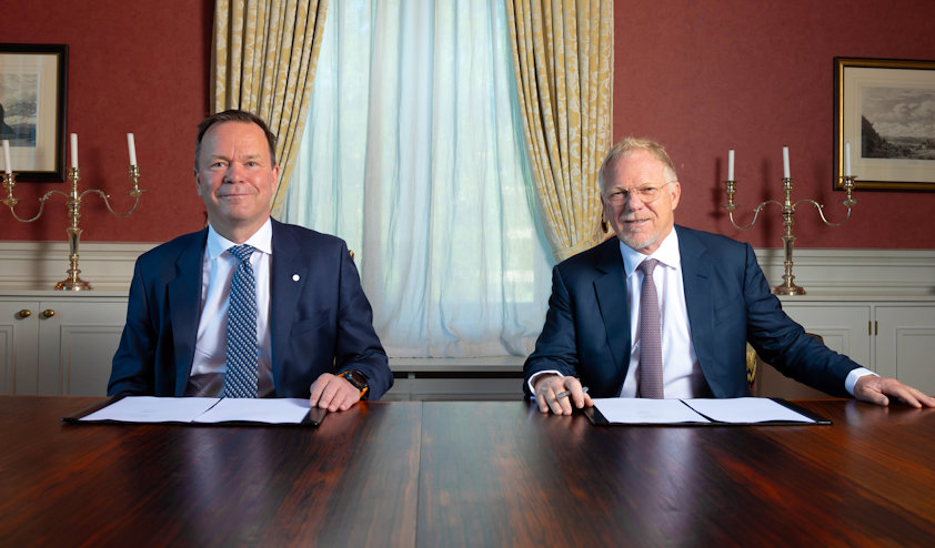 Hydro CEO Eivind Kallevik and Mark Dooley, Global Head of Green Investments at Macquarie Asset Management Hydro CEO Eivind Kallevik and Mark Dooley, Global Head of Green Investments at Macquarie Asset Management