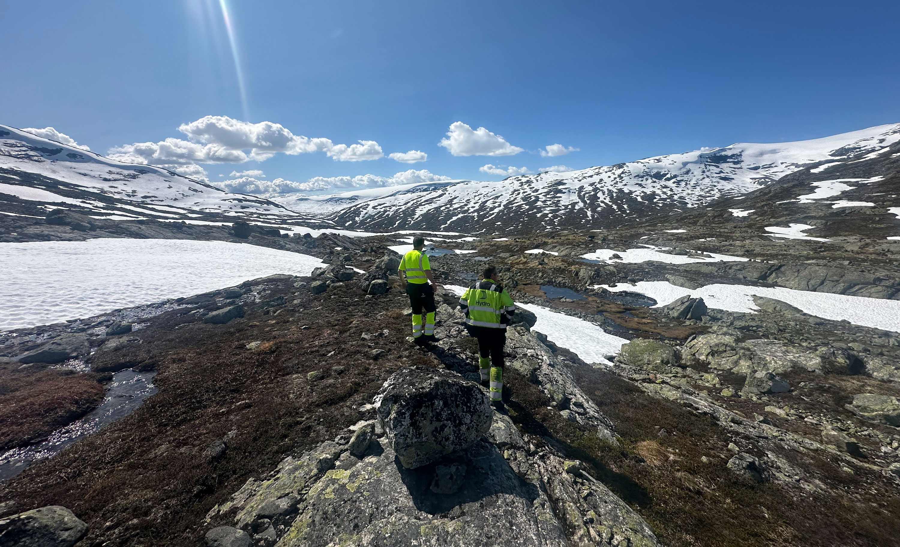 Hydro Energy employees at the mountains in Sogn