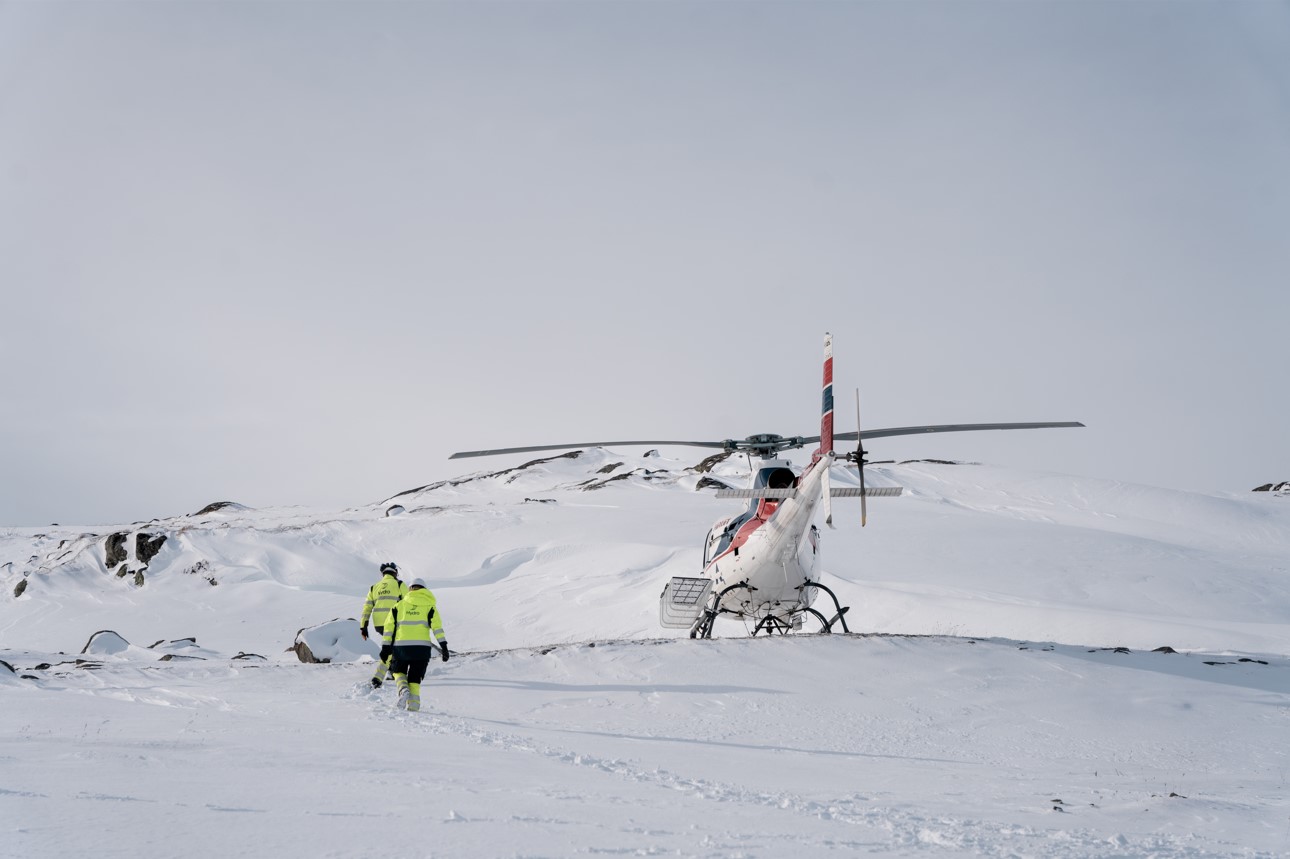 a person skiing on the snow