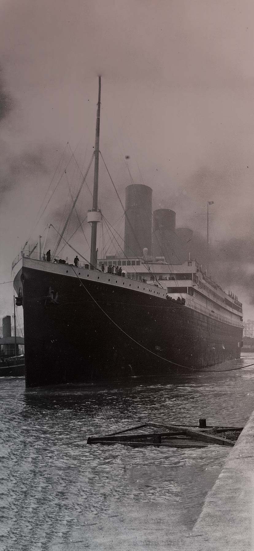 Titanic ligger til havn